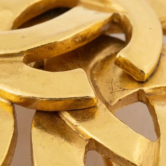 CHANEL Gold Love Brooch - Picture 3 of 12